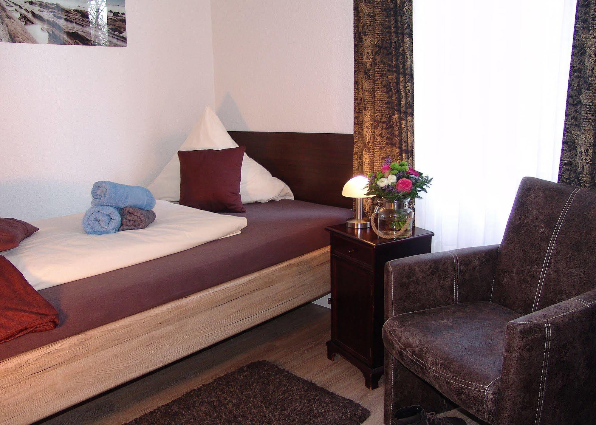 Hotel Garni Landhaus Uttum Krummhörn Extérieur photo