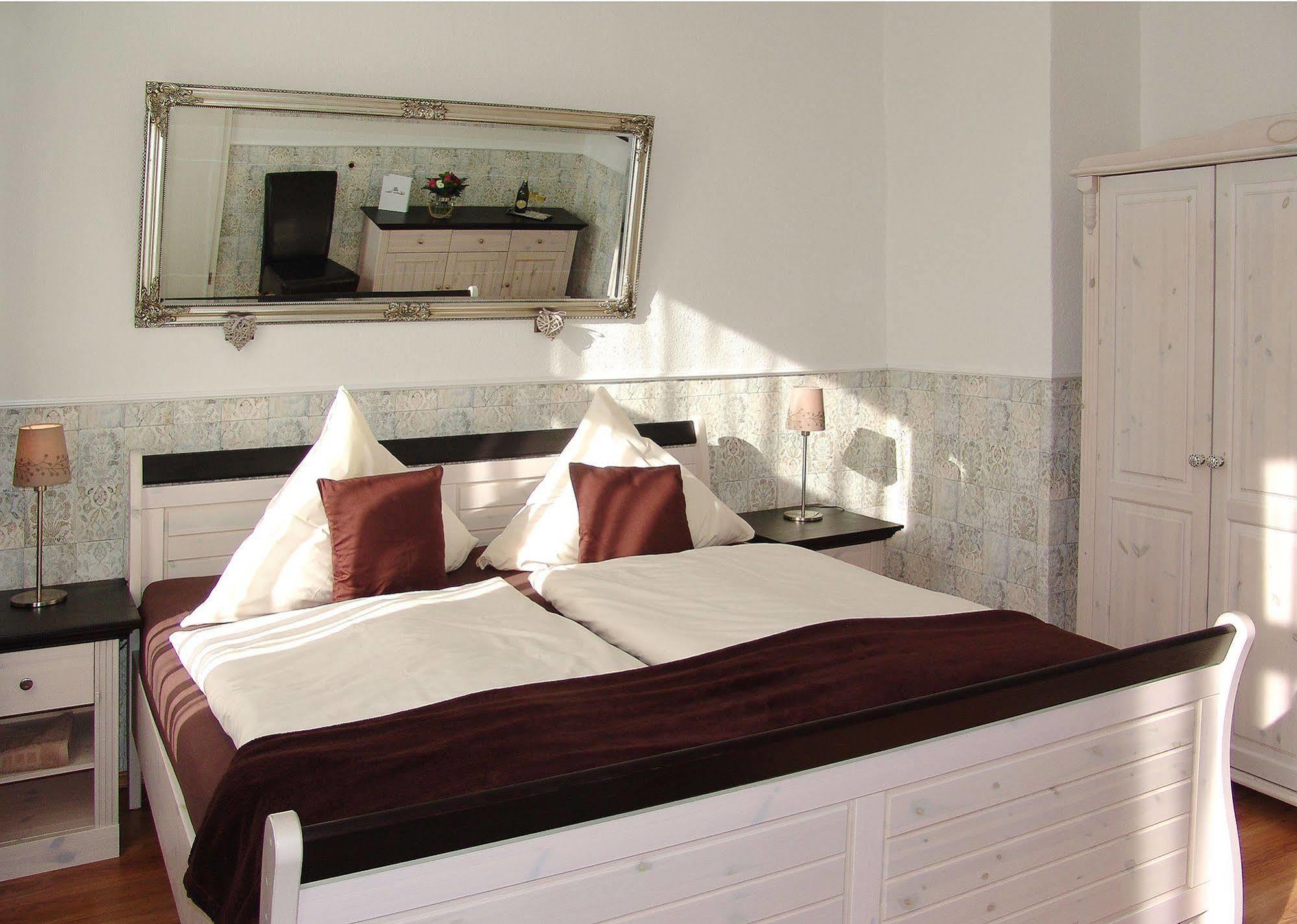 Hotel Garni Landhaus Uttum Krummhörn Extérieur photo