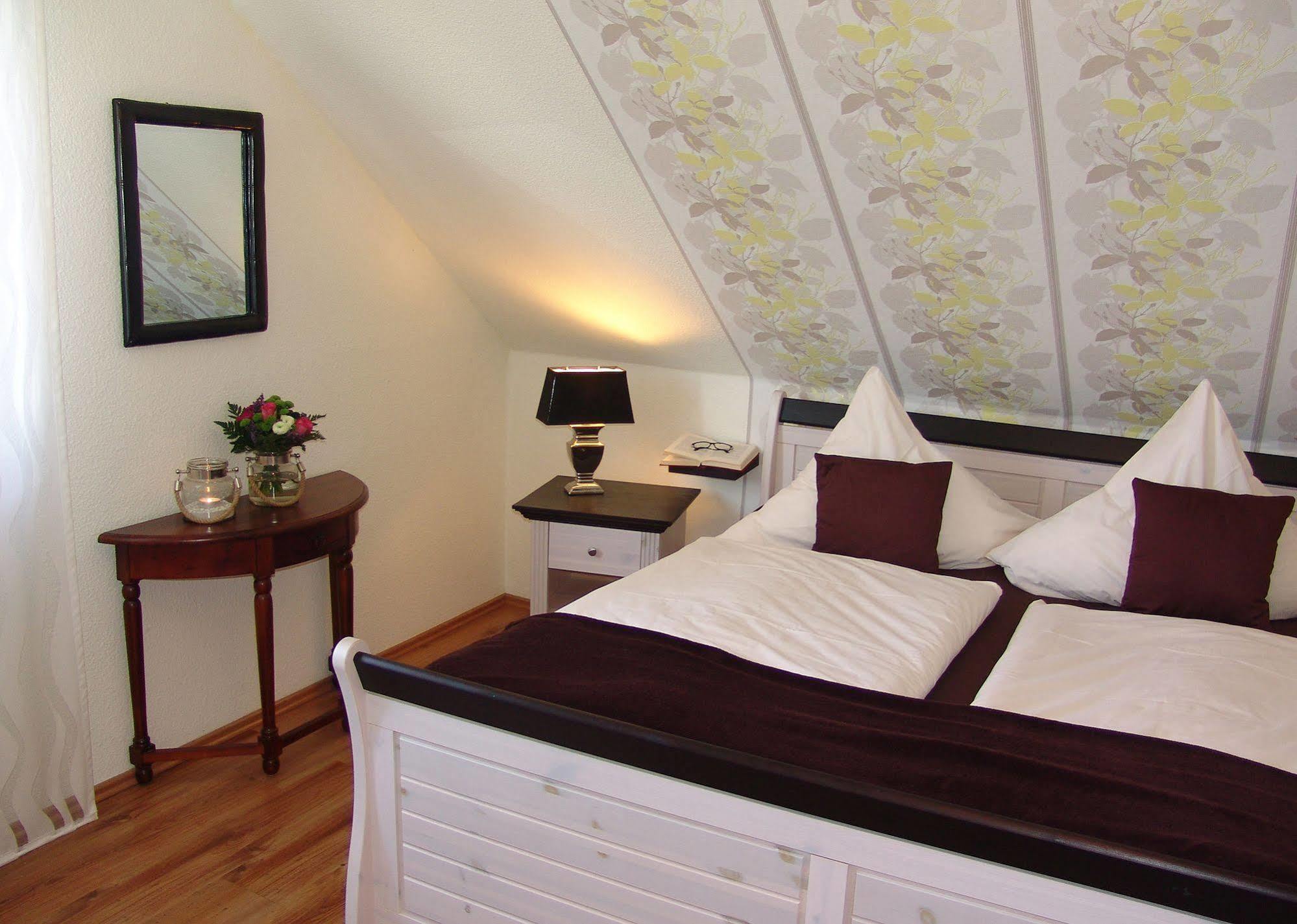 Hotel Garni Landhaus Uttum Krummhörn Extérieur photo