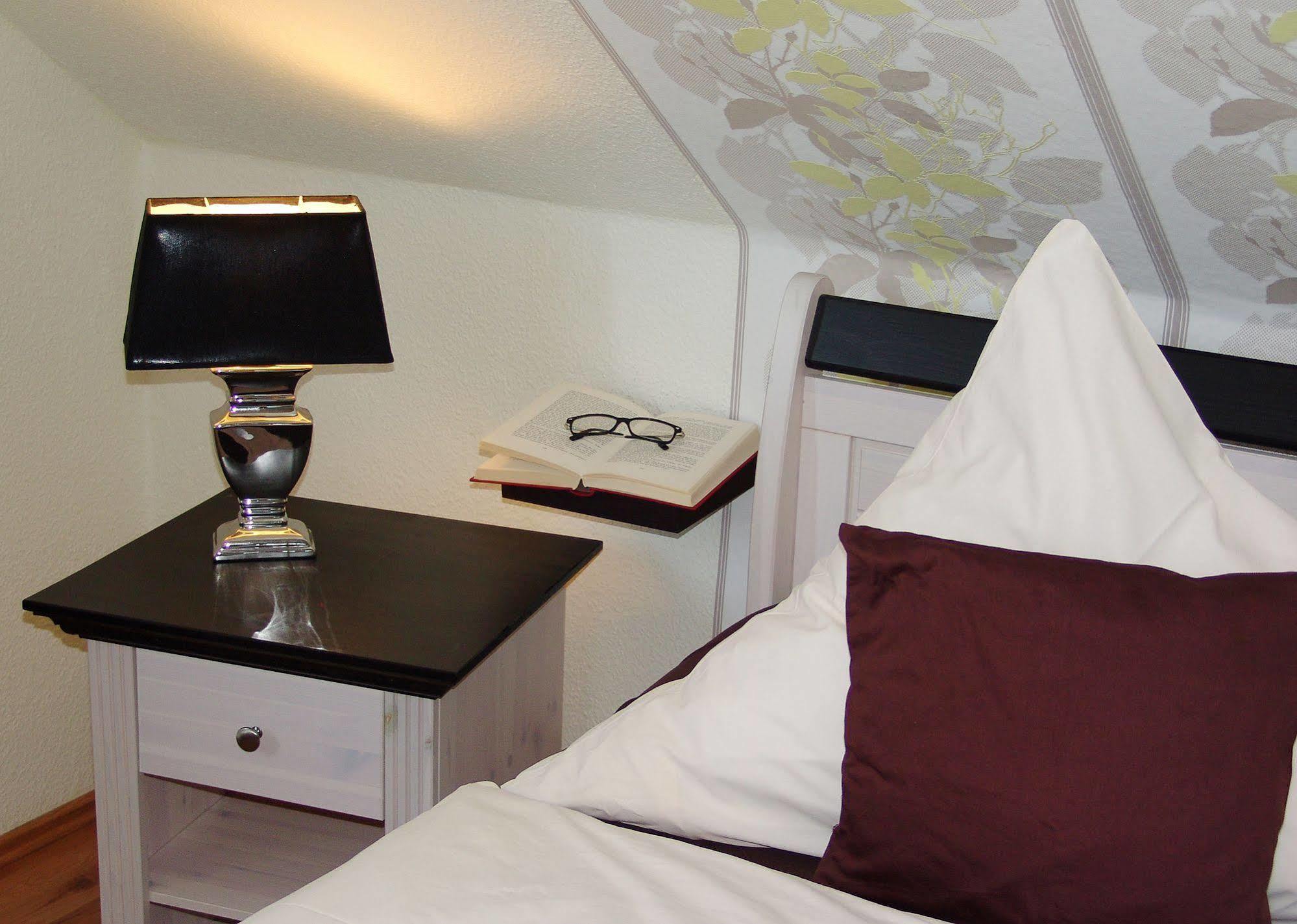 Hotel Garni Landhaus Uttum Krummhörn Extérieur photo